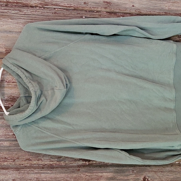 A super comfy green hoodie that has been loved but has many good years left - Picture 4 of 4